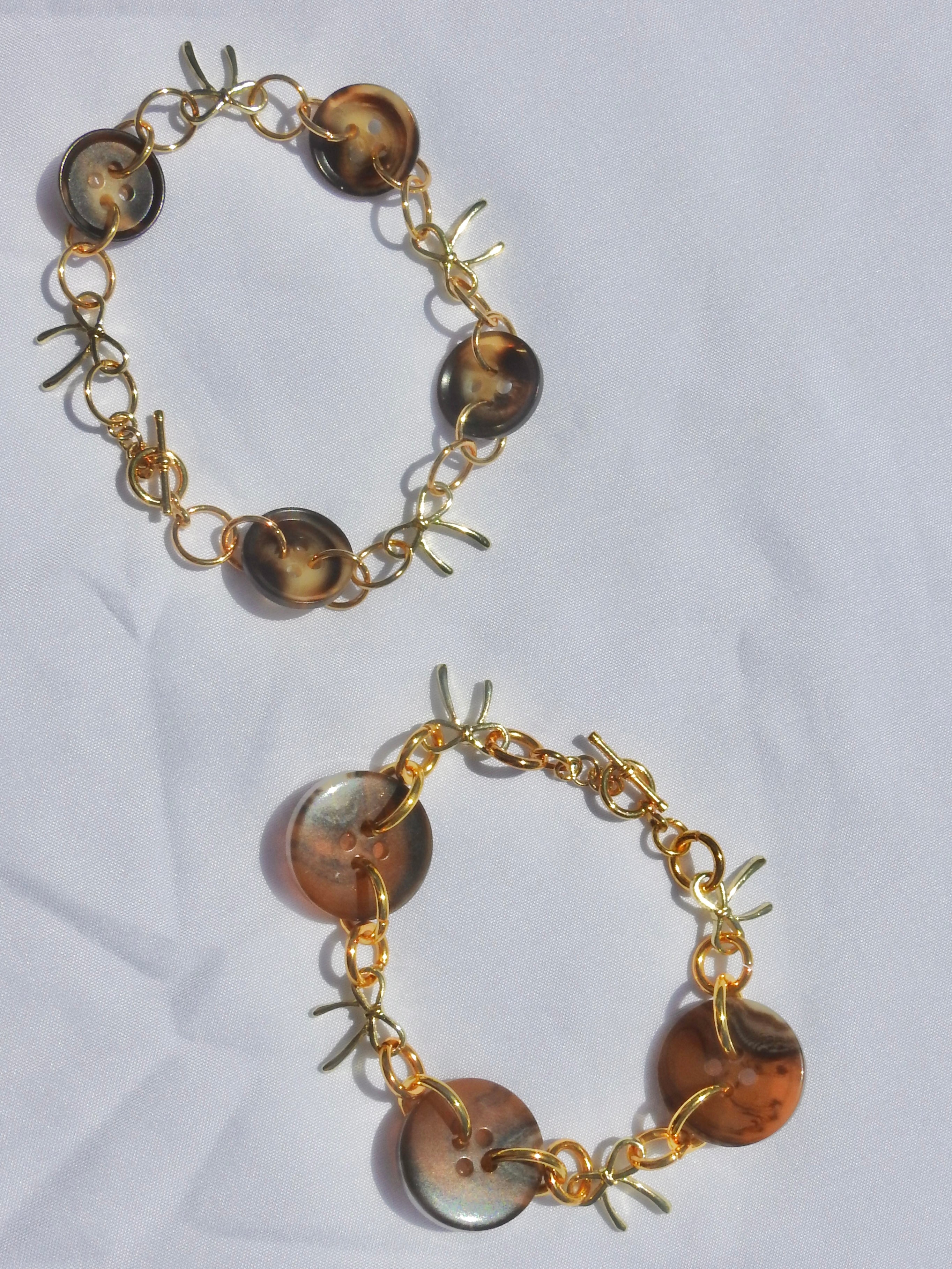 Buttons & Bows Brown Bracelet